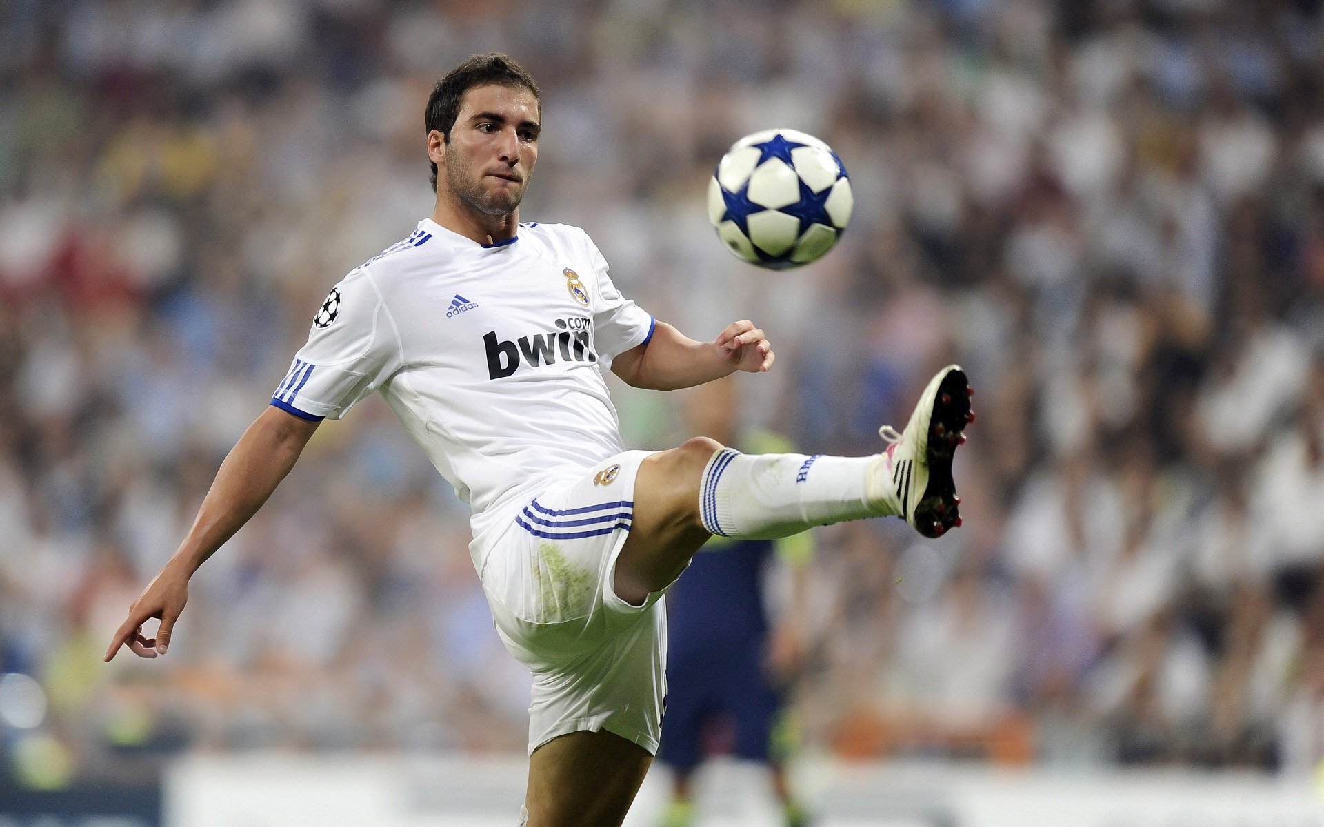 伊萨克统治全场,土耳其稳稳拿下乌克兰,一场战术与意志的胜利